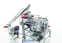 Turning whole tomatoes into pulp